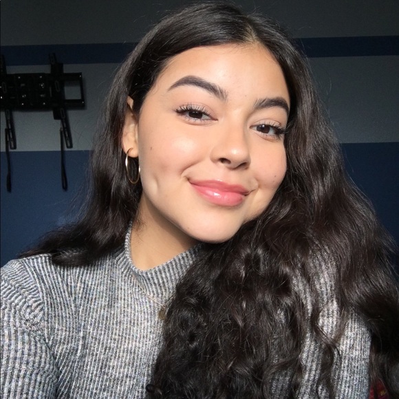 Meet your Posher, Alexandra - Picture 1 of 1